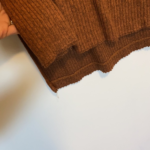 Women’s oversized ribbed v neck - Picture 2 of 2